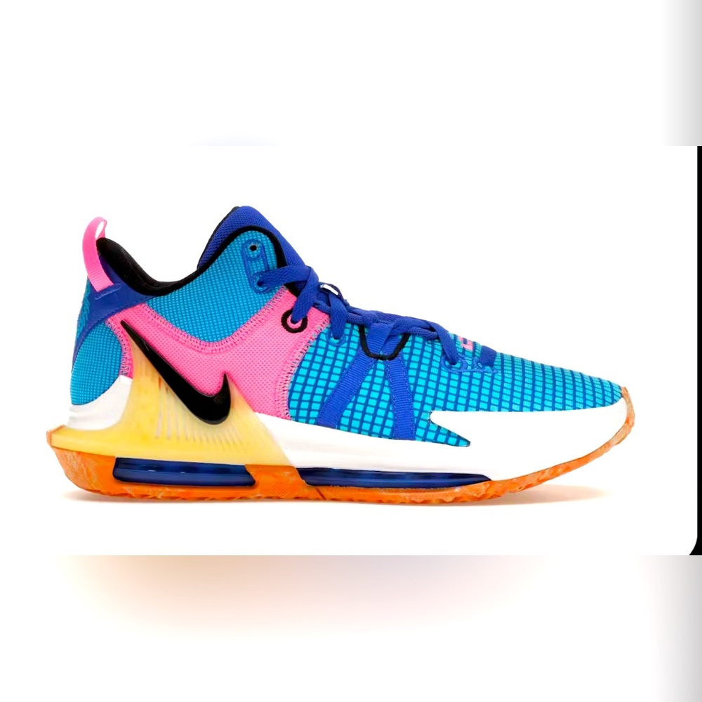 Nike LeBron Witness 7 Hyper Royal Blue Lightning Sz 11.5 MEN or 13 WOMEN